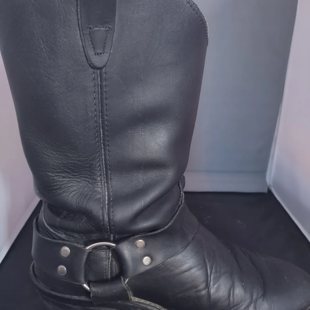 Black Leather Boots - Picture 4 of 9